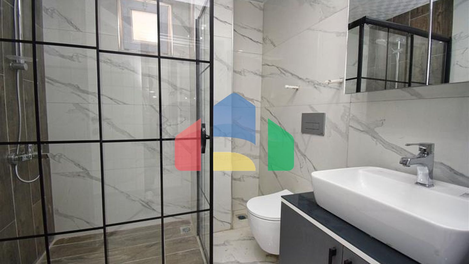 Квартири планування 1 + 1 і 4 + 1 в мікрорайоні Конуксевер - Анталія