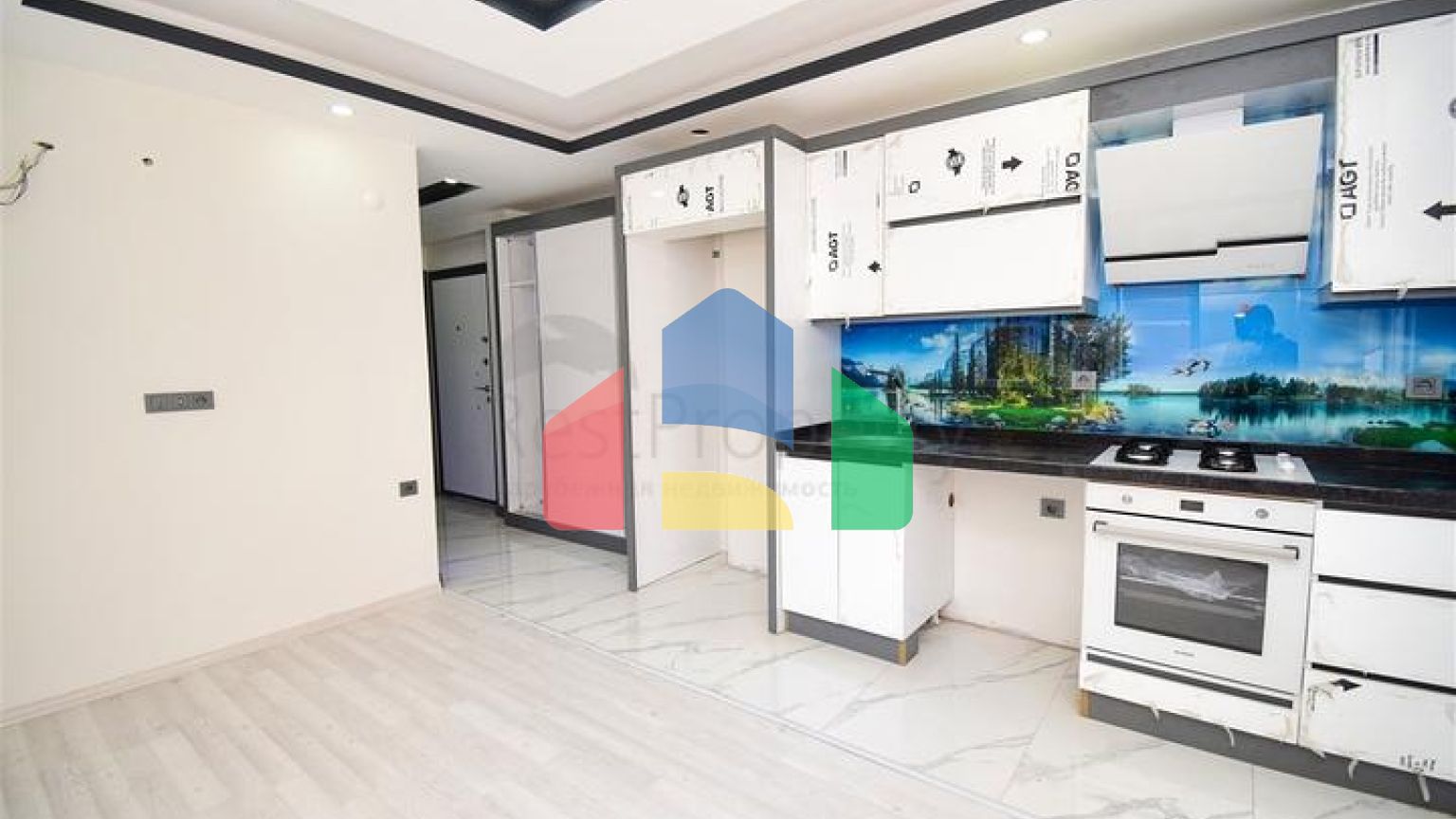 Квартири планування 1 + 1 і 4 + 1 в мікрорайоні Конуксевер - Анталія