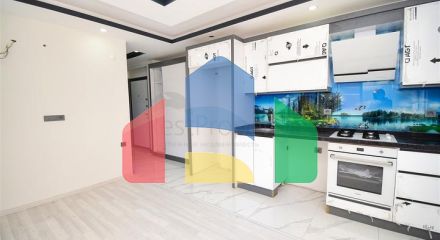 Квартири планування 1 + 1 і 4 + 1 в мікрорайоні Конуксевер - Анталія