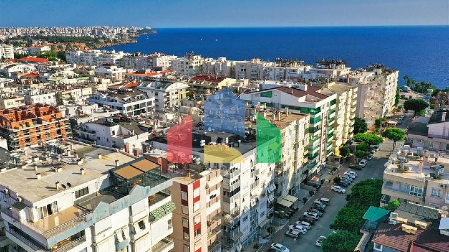 Квартира планування 3 + 1 в центрі міста Анталія