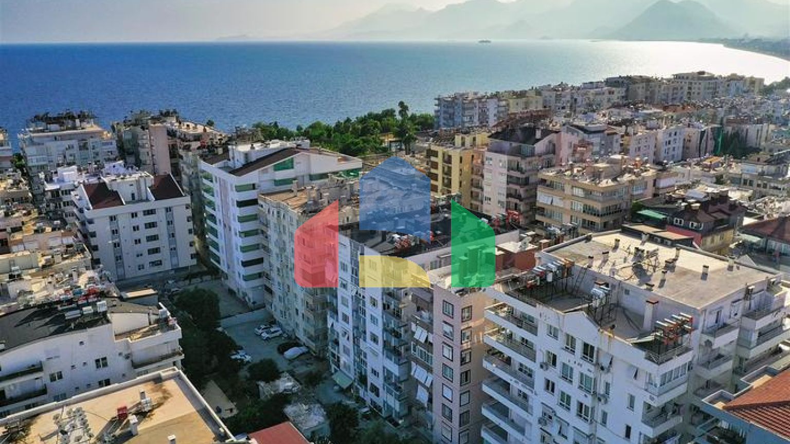 Квартира планування 3 + 1 в центрі міста Анталія