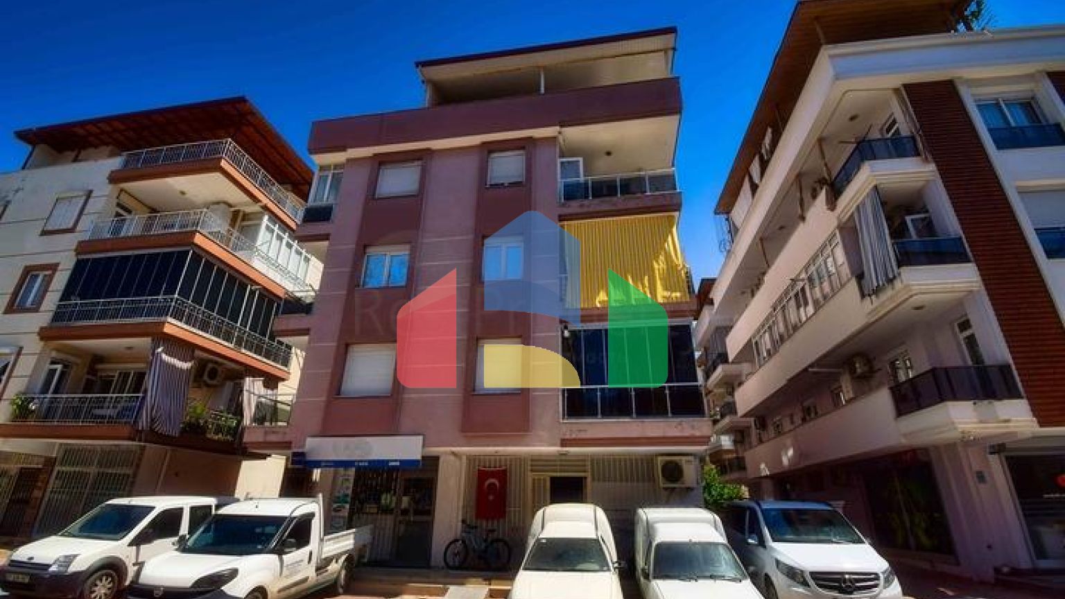 Квартира планування 5 + 2 дуплекс в центрі міста Анталія