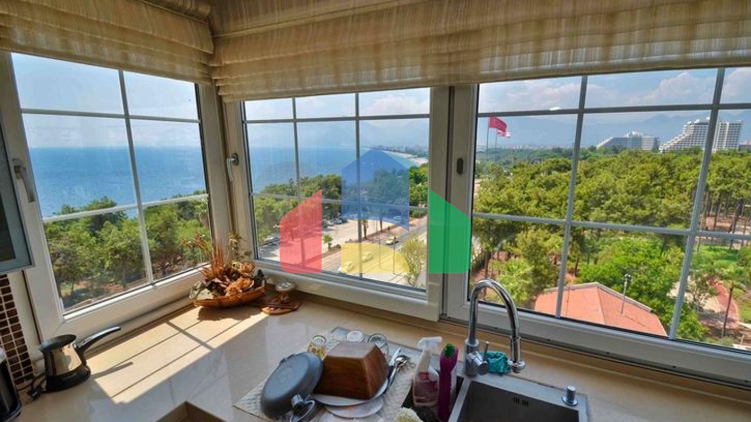 Квартира планування 4 + 1 в мікрорайоні Бахчеліевлер - Анталія