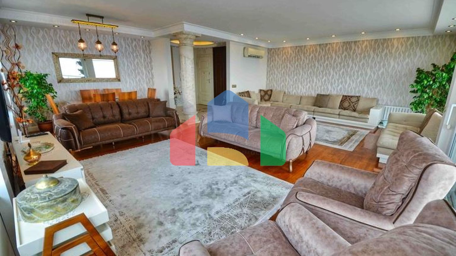 Квартира планування 4 + 1 в мікрорайоні Бахчеліевлер - Анталія