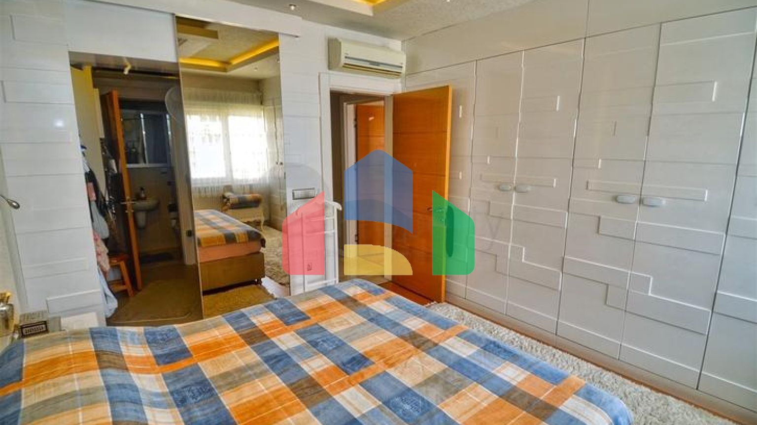 Квартира планування 3 + 1 в мікрорайоні Мельтем - Анталія