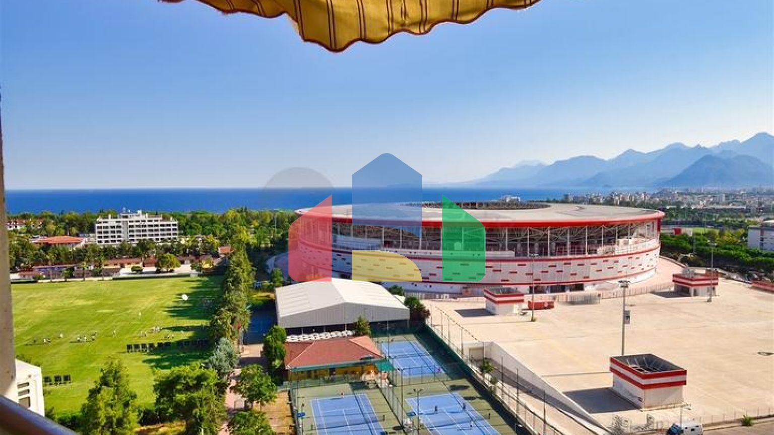 Квартира планування 3 + 1 в мікрорайоні Мельтем - Анталія