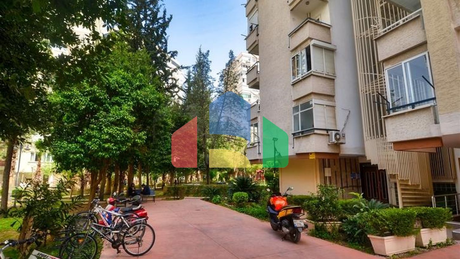 Квартира планування 3 + 1 в мікрорайоні Мельтем - Анталія