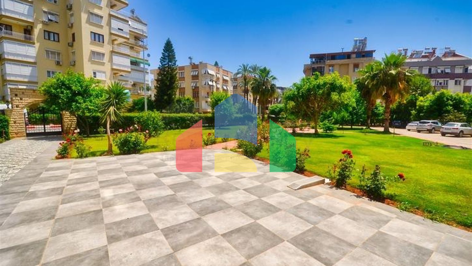 Квартира планування 5 + 2 в районі Єшильбахче - Анталія