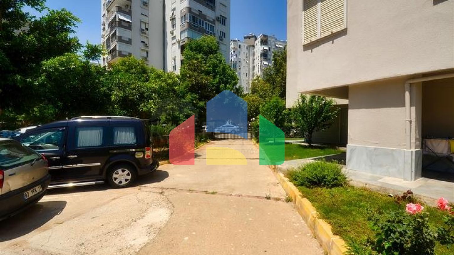 Квартира планування 5 + 2 в районі Єшильбахче - Анталія