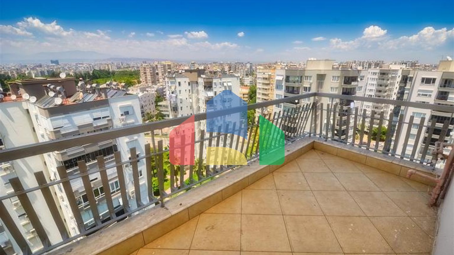 Квартира планування 5 + 2 в районі Єшильбахче - Анталія