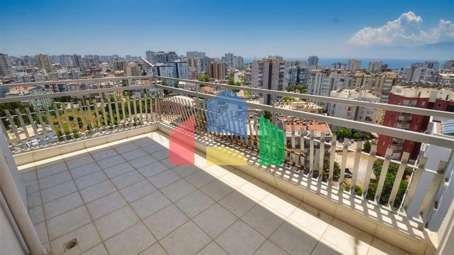 Квартира планування 5 + 2 в районі Єшильбахче - Анталія