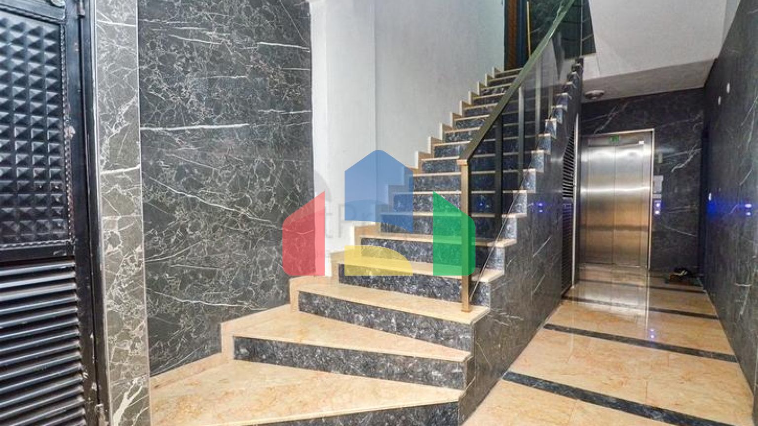 Квартира планування 2 + 1 в мікрорайоні Кизиларик - Анталія