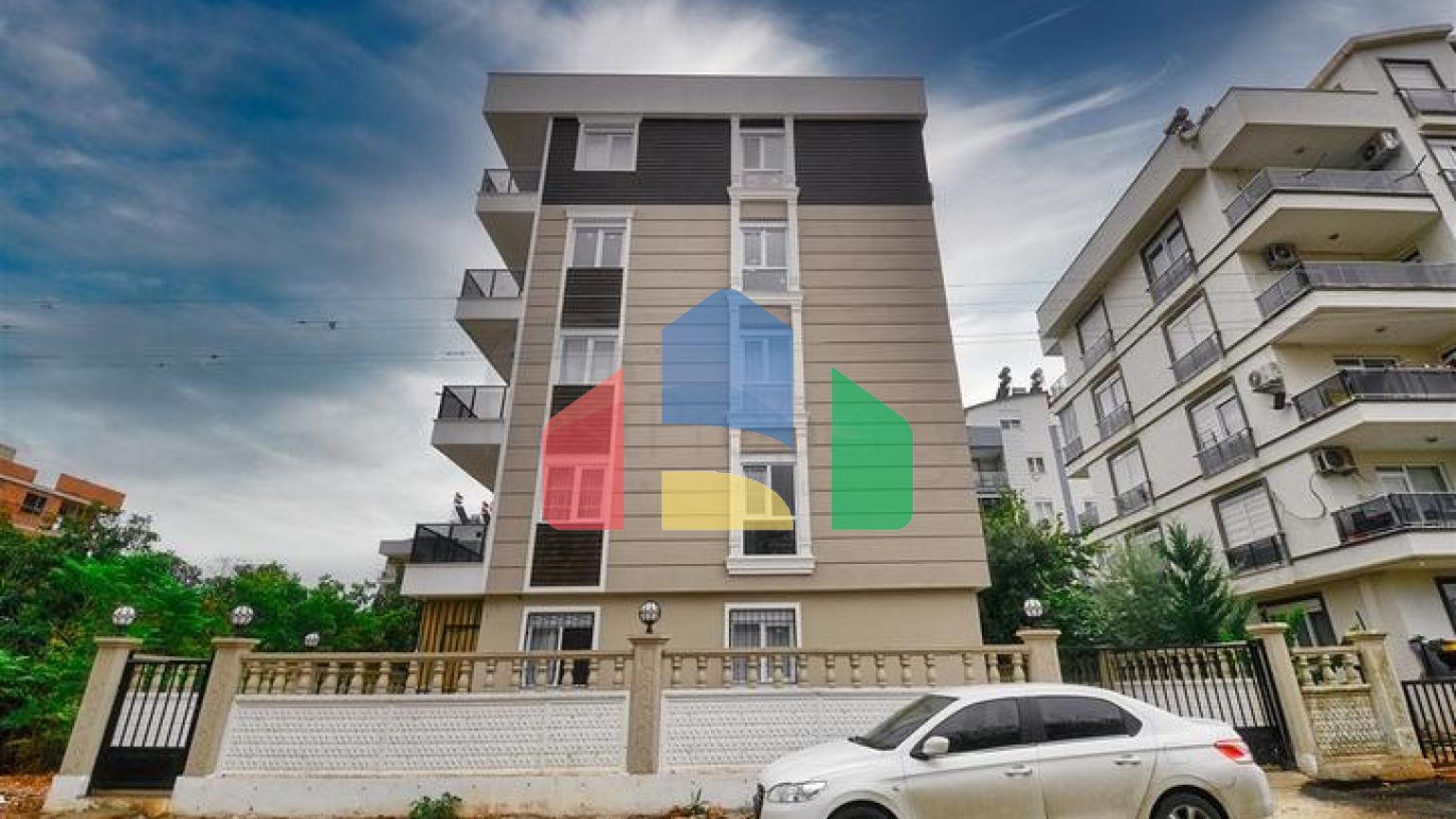 Квартира планування 2 + 1 в мікрорайоні Кизиларик - Анталія