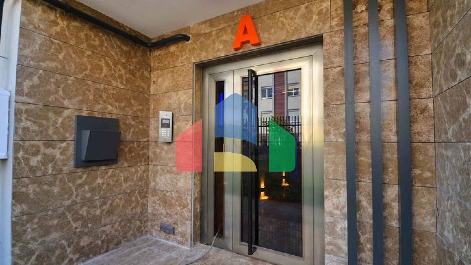 Квартири планування 4 + 1 в центрі міста Анталія