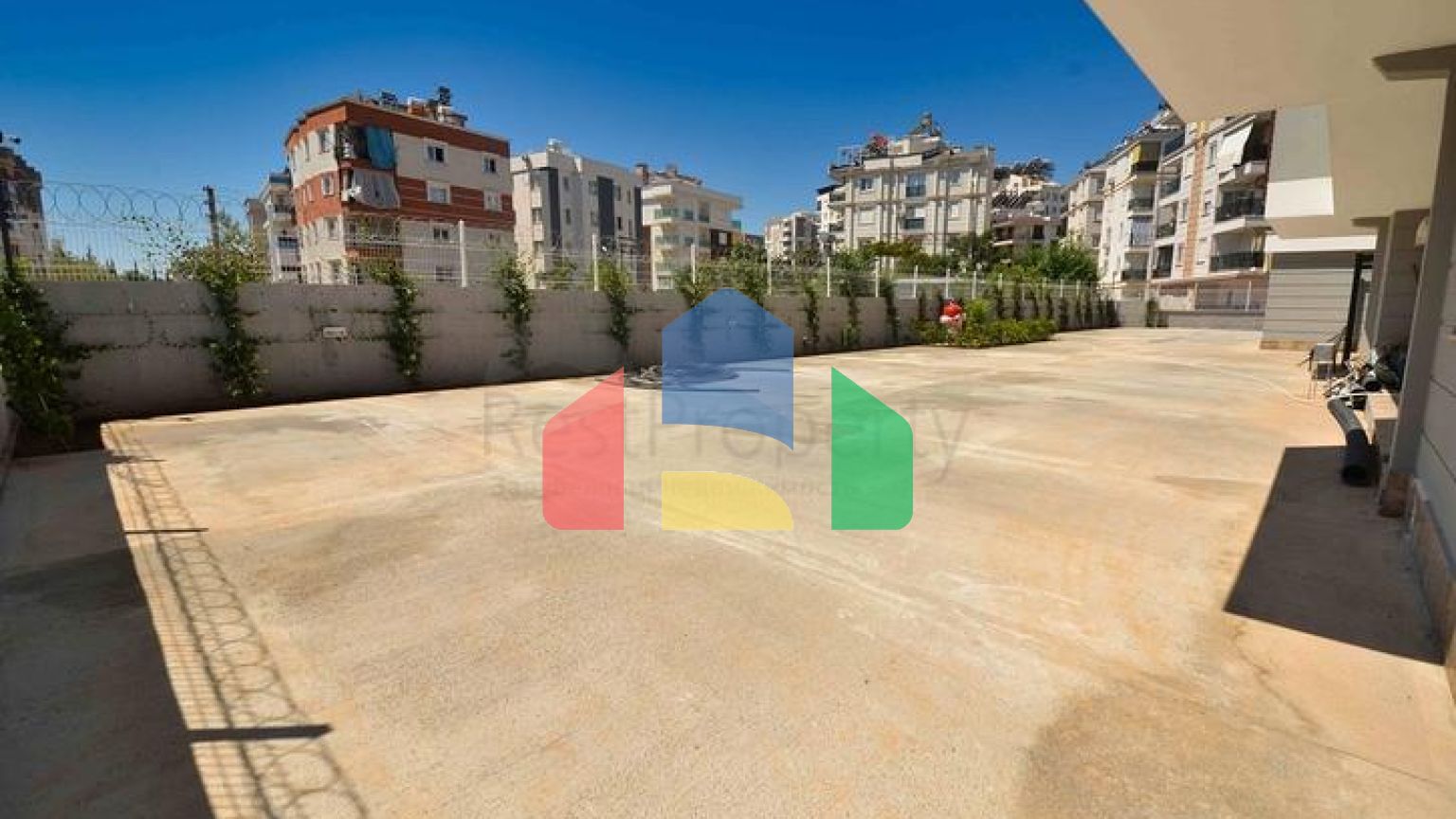 Квартири планування 4 + 1 в центрі міста Анталія