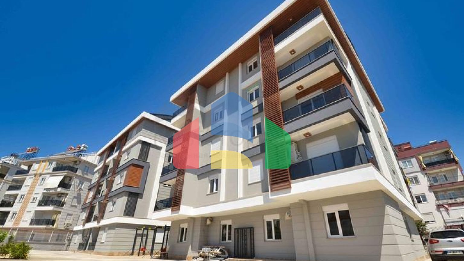 Квартири планування 4 + 1 в центрі міста Анталія