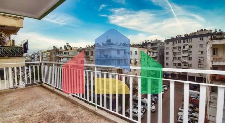 Квартира планировки 2+1 в центре города Анталия