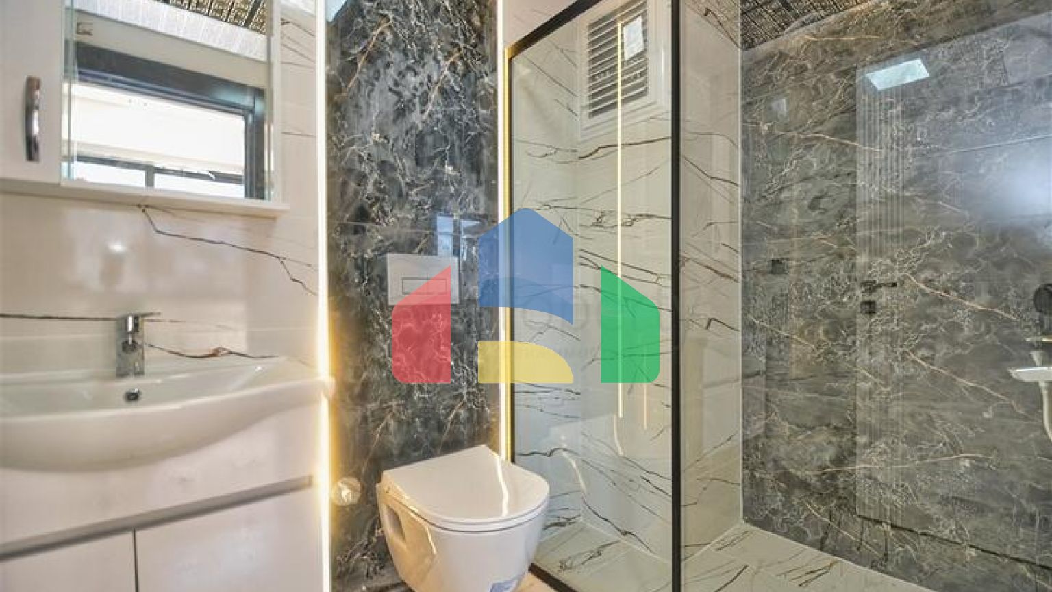 Квартиры планировки 6+1 в центре города Анталия