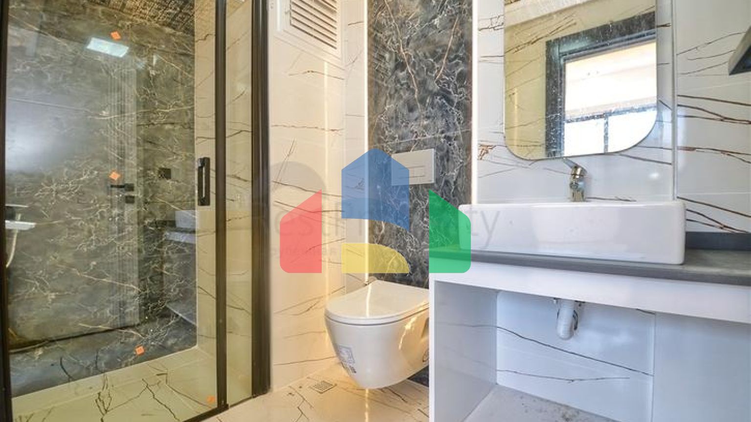 Квартиры планировки 6+1 в центре города Анталия