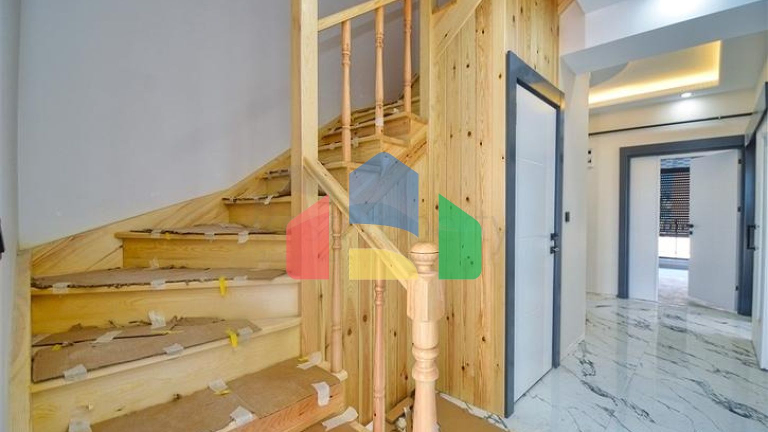 Квартиры планировки 6+1 в центре города Анталия