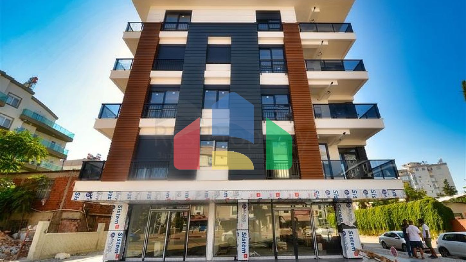 Квартиры планировки 6+1 в центре города Анталия