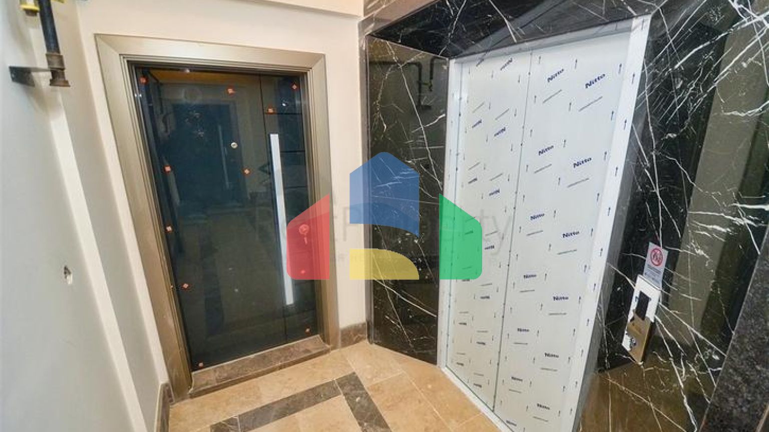 Квартиры планировки 6+1 в центре города Анталия