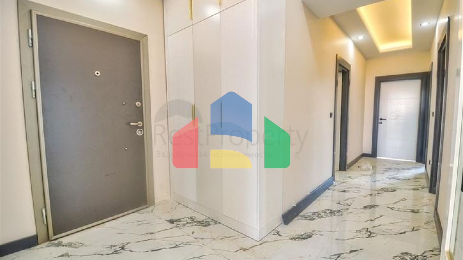 Квартиры планировки 6+1 в центре города Анталия