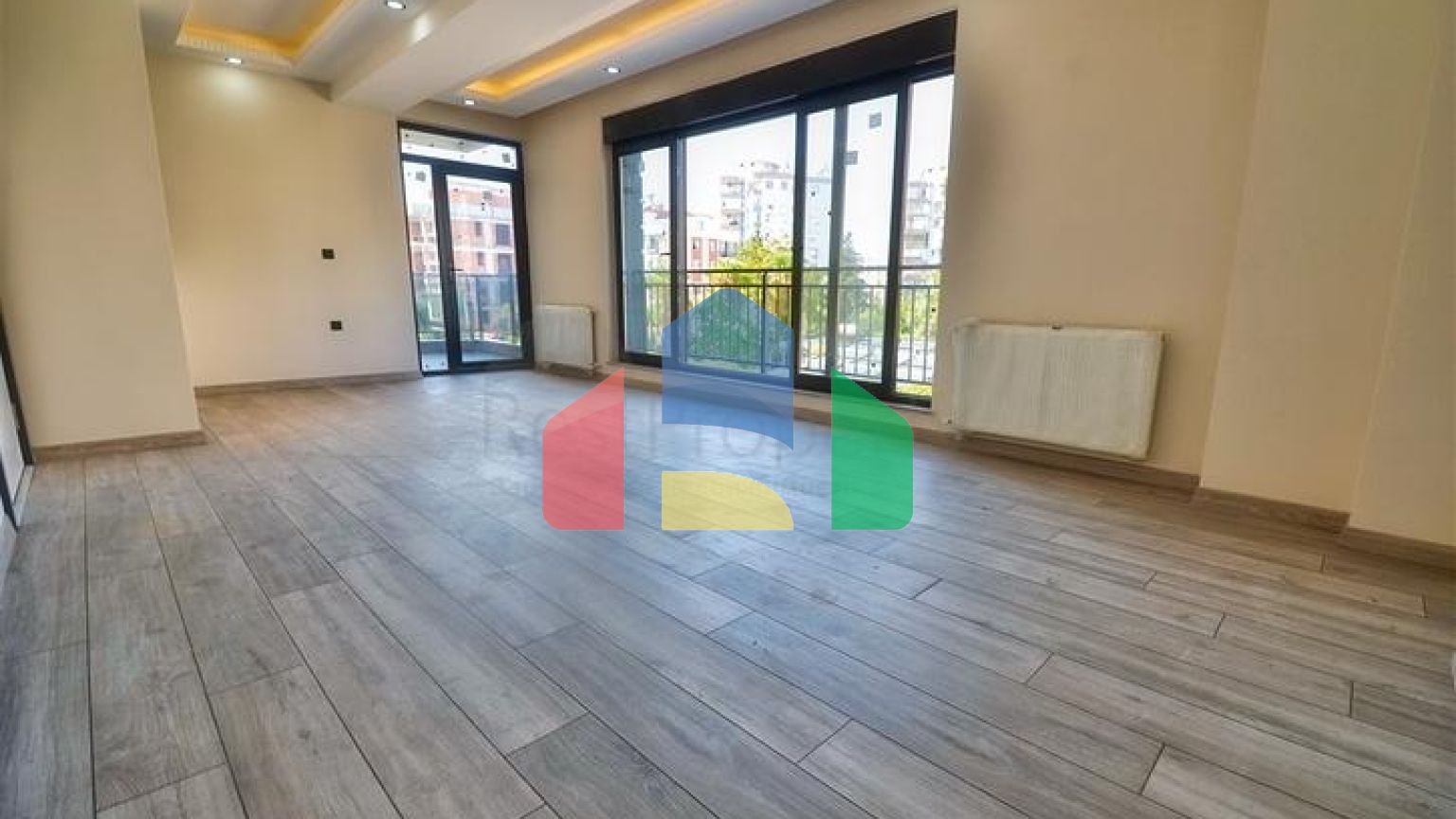 Квартиры планировки 6+1 в центре города Анталия