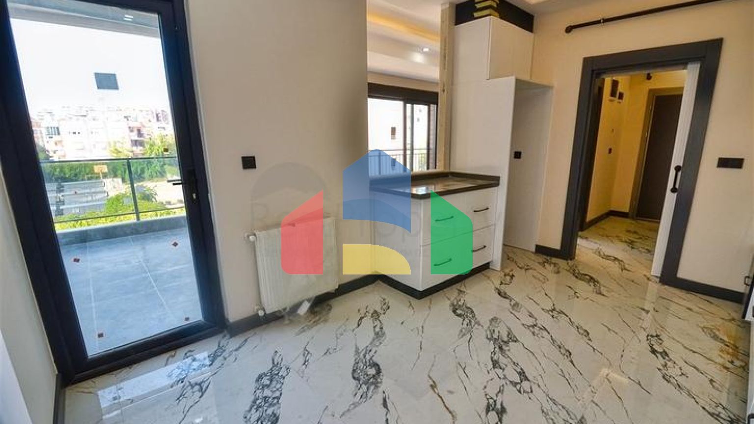 Квартиры планировки 6+1 в центре города Анталия