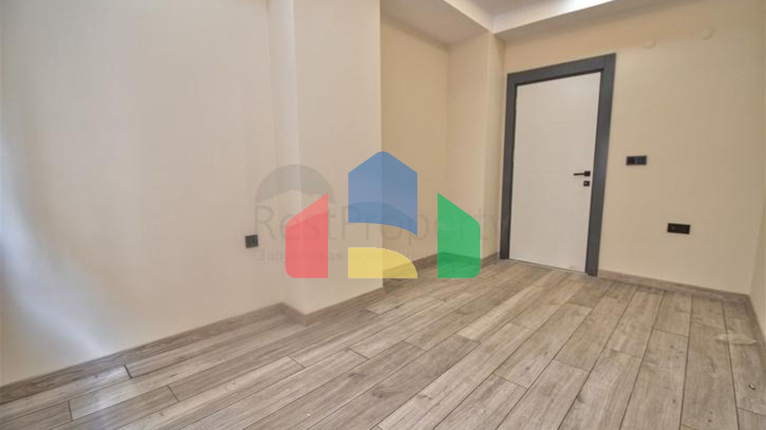 Квартиры планировки 6+1 в центре города Анталия