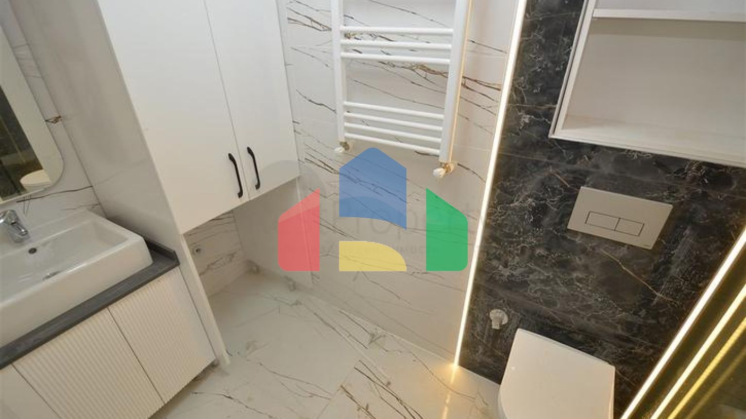 Квартиры планировки 6+1 в центре города Анталия