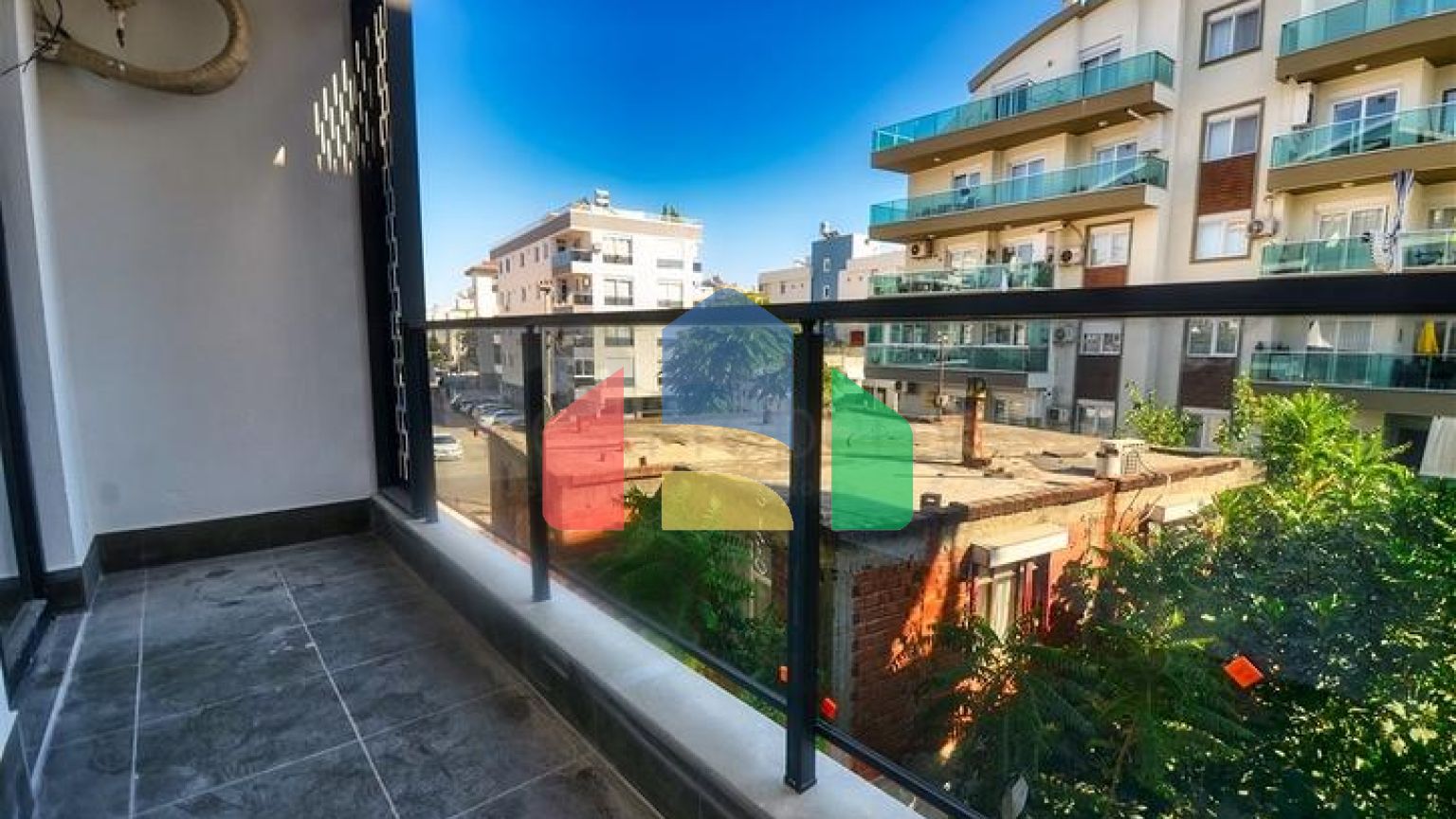 Квартиры планировки 6+1 в центре города Анталия