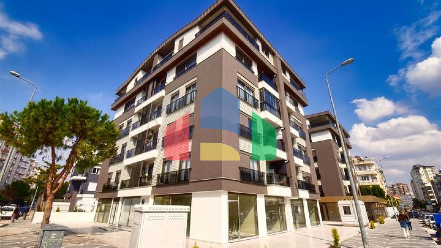 Квартири планування 4 + 1 в мікрорайоні Кизилтопрак - Анталія