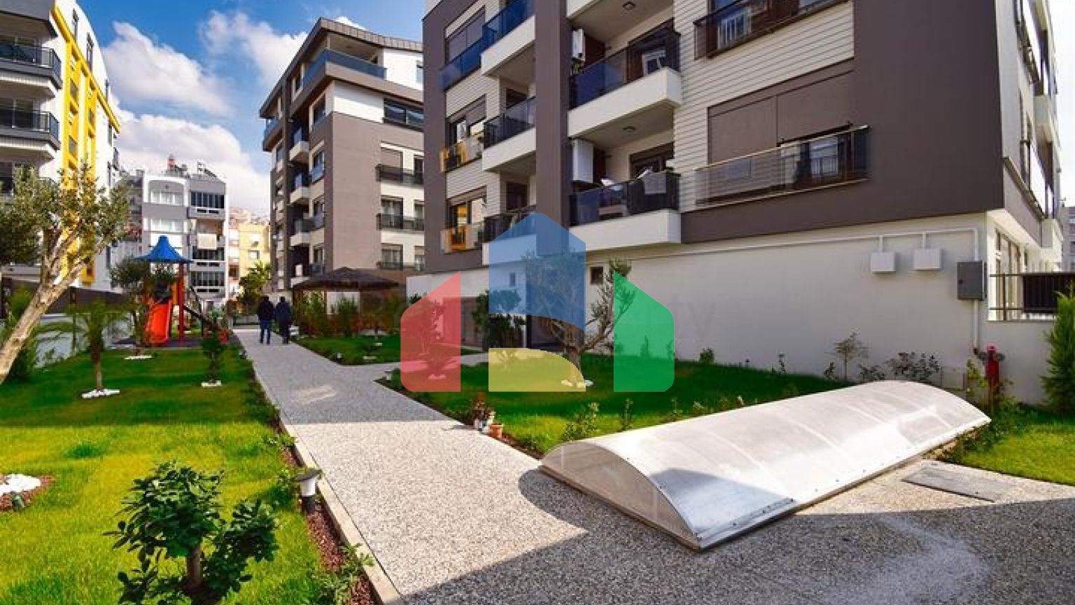 Квартири планування 4 + 1 в мікрорайоні Кизилтопрак - Анталія