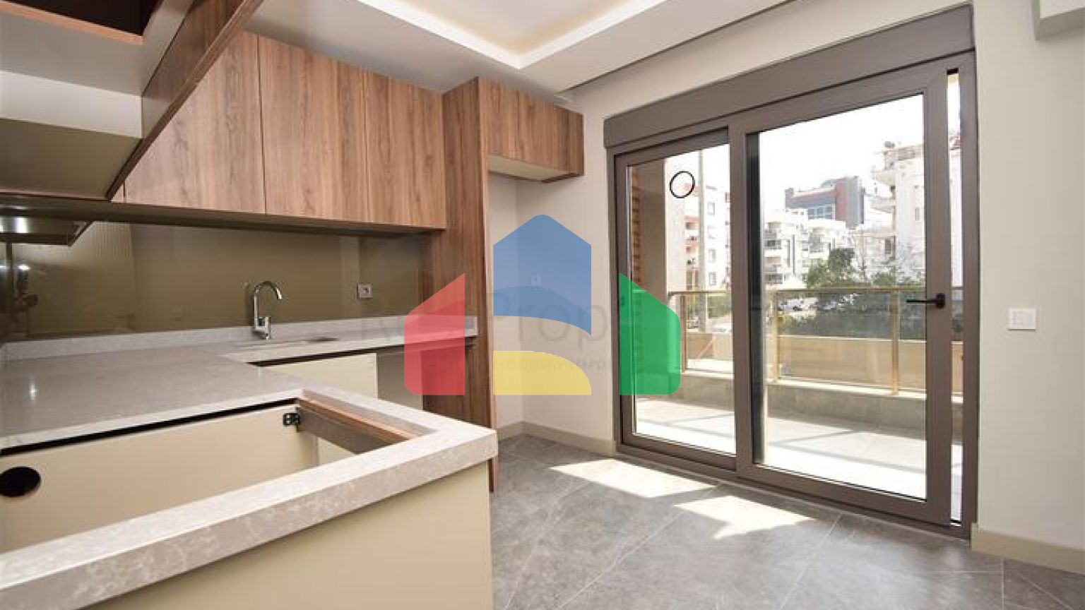 Квартири планування 4 + 1 в мікрорайоні Кизилтопрак - Анталія