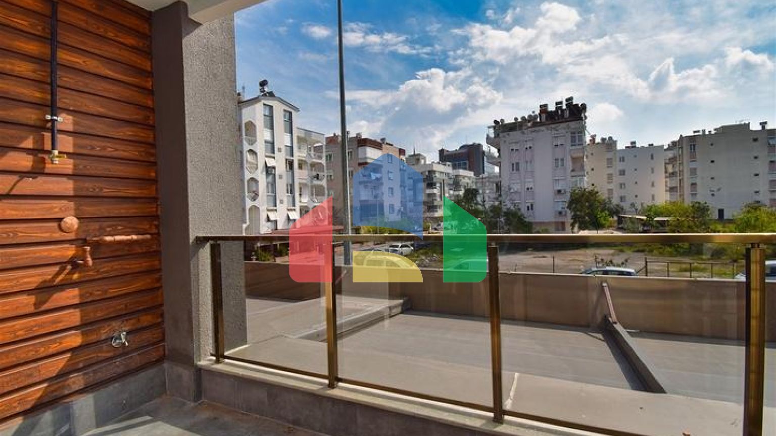 Квартири планування 4 + 1 в мікрорайоні Кизилтопрак - Анталія