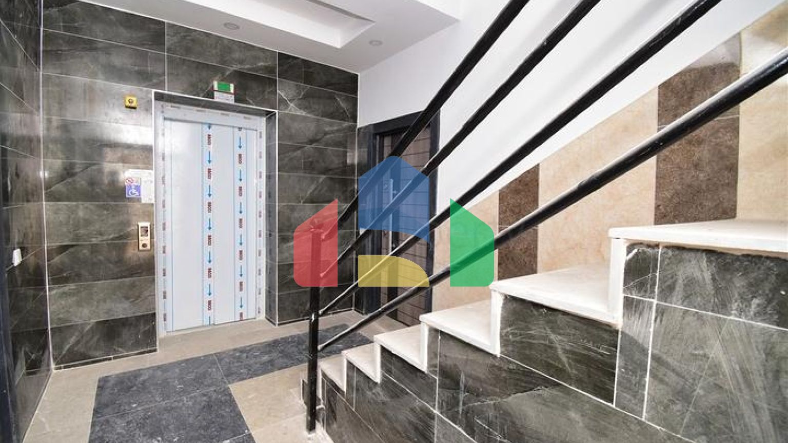 Квартиры планировки 2+1 в центре города Анталия