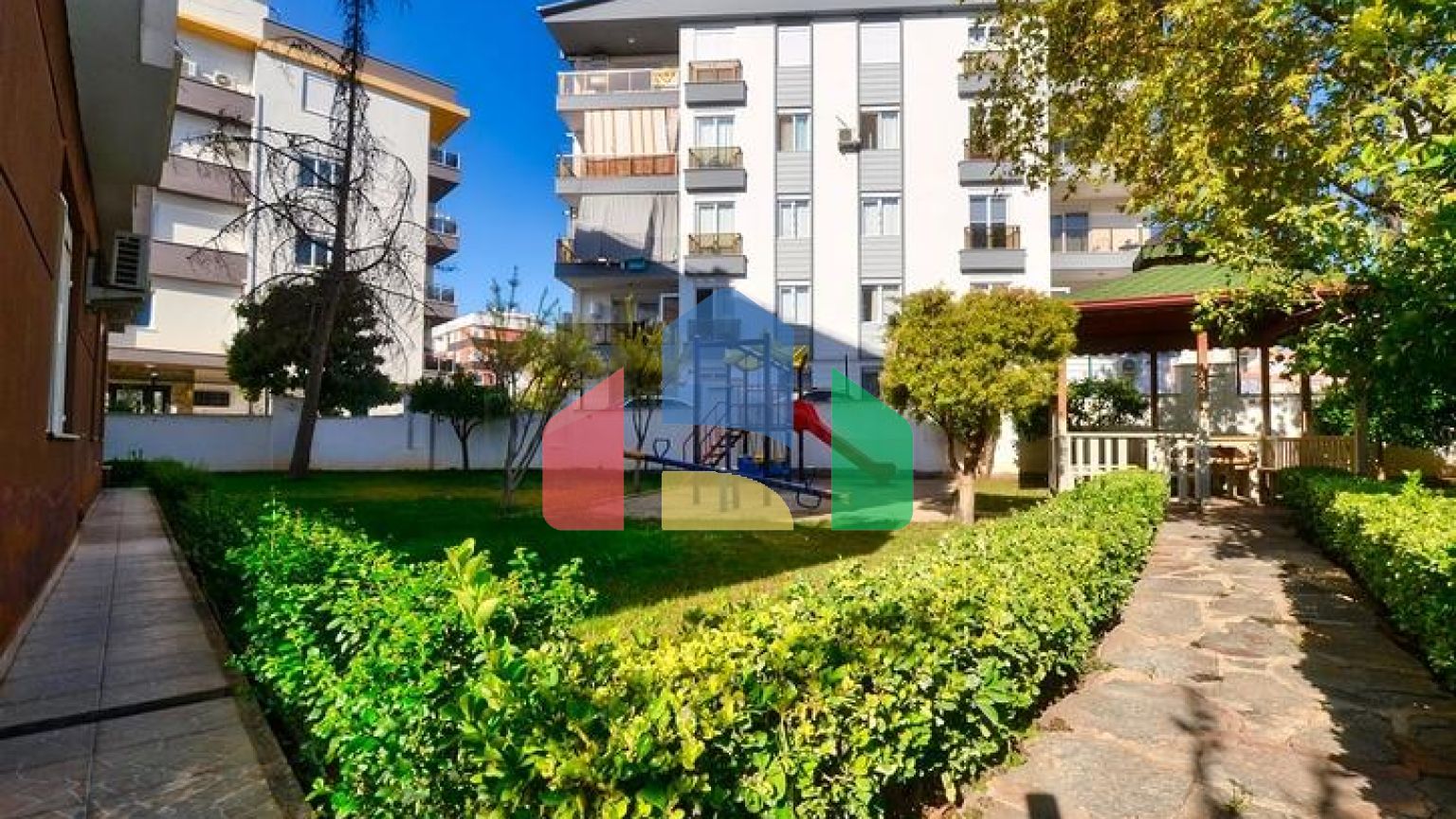 Квартира планування 3 + 1 в мікрорайоні Кизилтопрак - Анталія