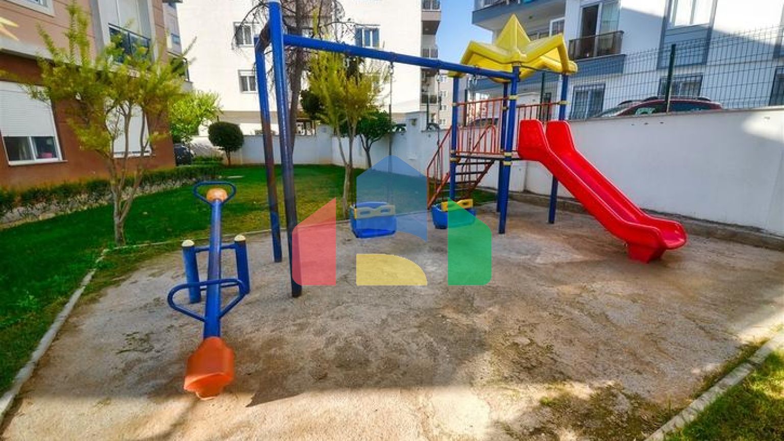 Квартира планування 3 + 1 в мікрорайоні Кизилтопрак - Анталія