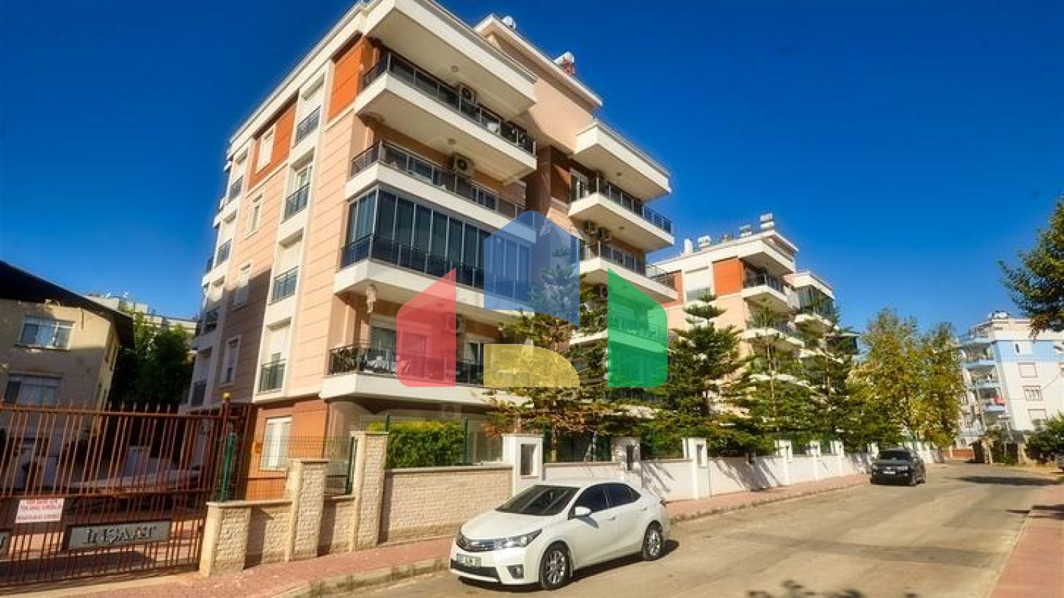 Квартира планування 3 + 1 в мікрорайоні Кизилтопрак - Анталія