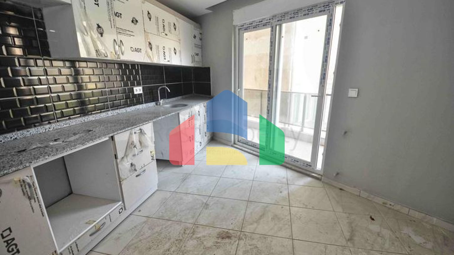 Інвестиційний проект в пішій доступності від історичного центру міста Анталія