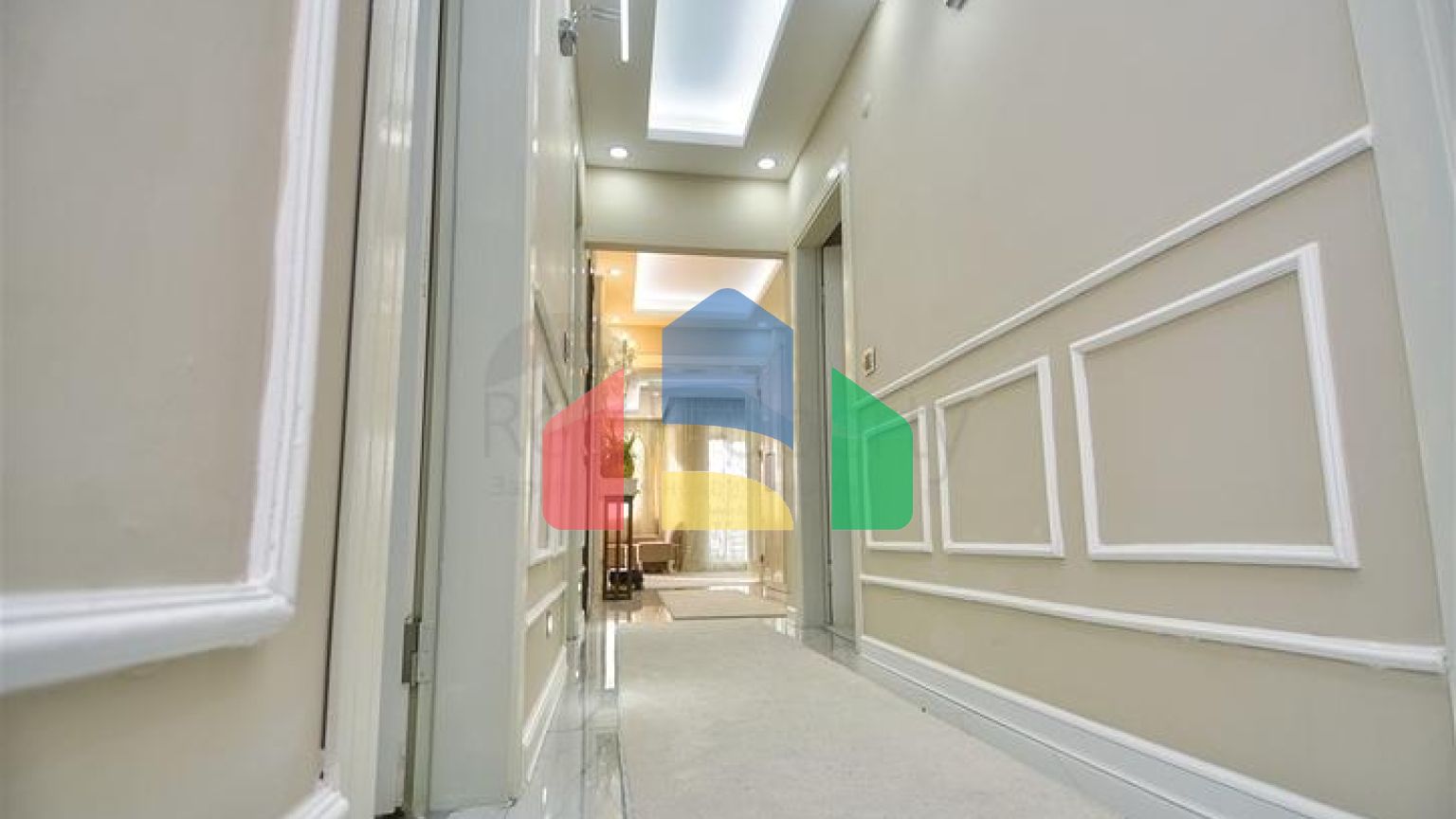 Квартира з меблями планування 3 + 1 в центрі міста Анталія