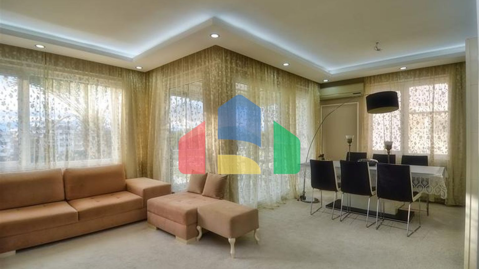 Квартира з меблями планування 3 + 1 в центрі міста Анталія