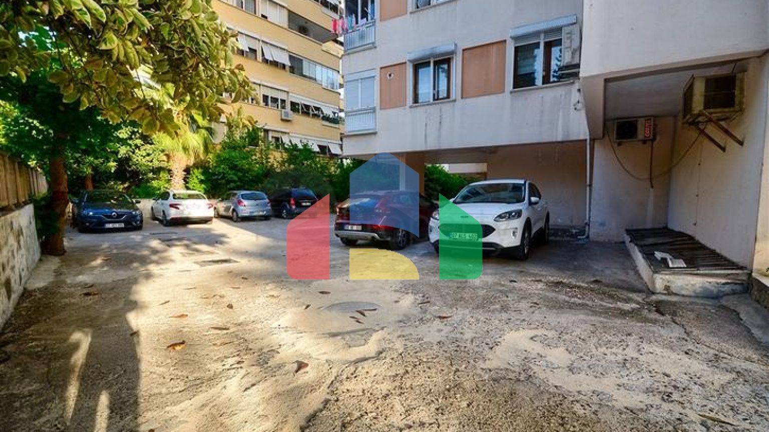 Квартира планування 4 + 1 дуплекс в центрі міста Анталія