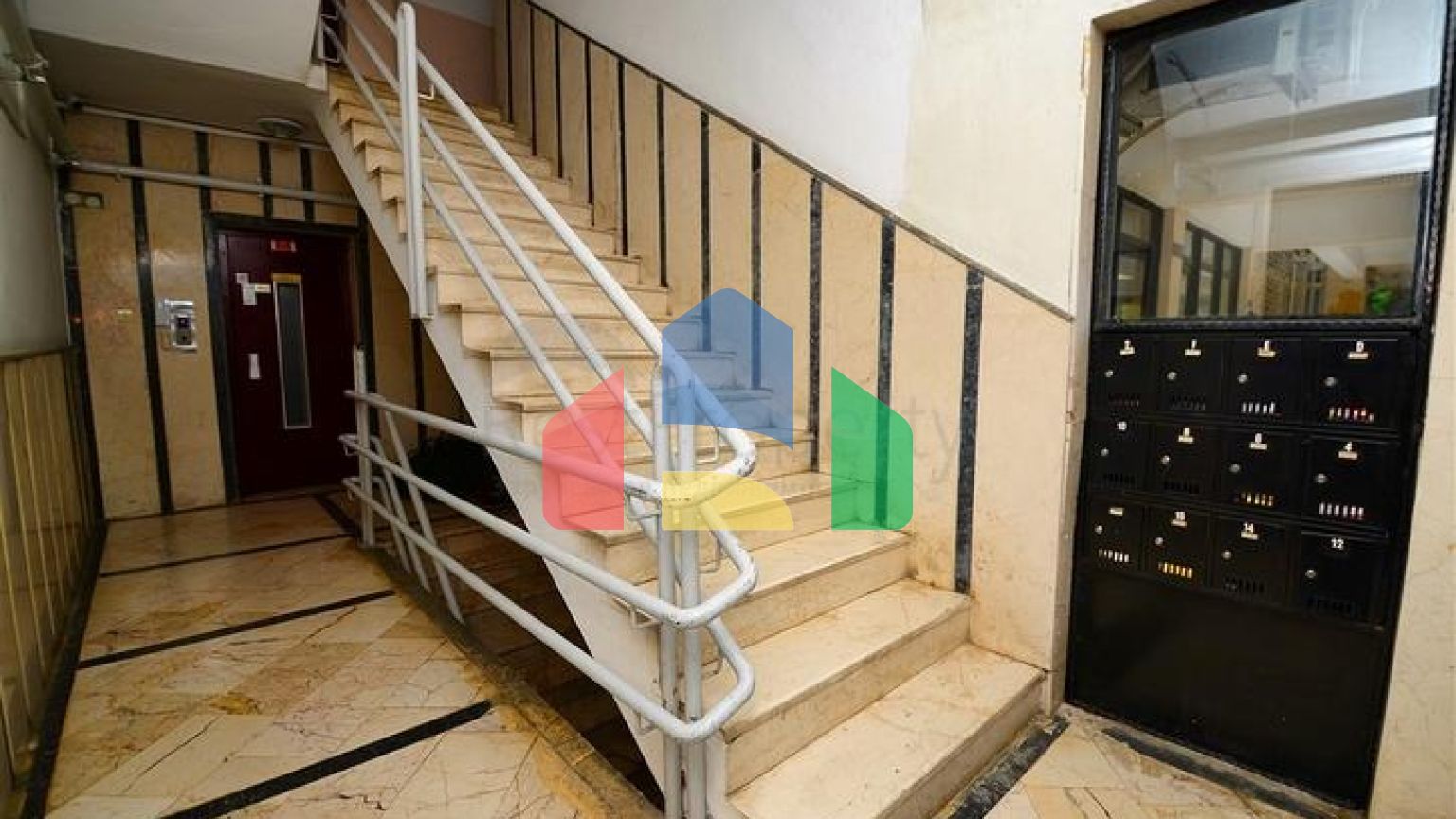 Квартира планування 4 + 1 дуплекс в центрі міста Анталія