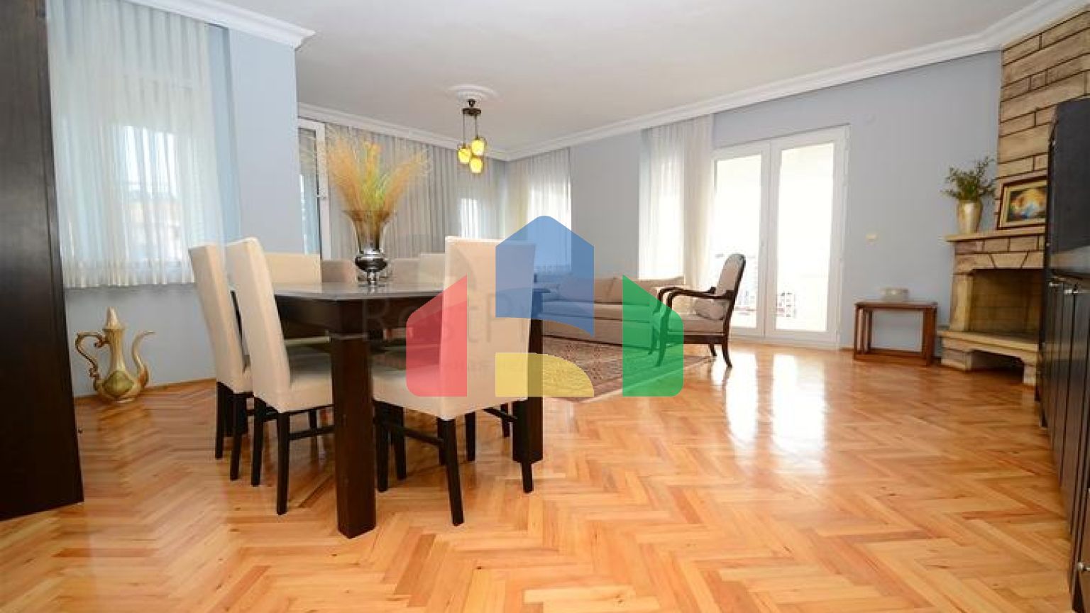 Квартира планування 4 + 1 дуплекс в центрі міста Анталія