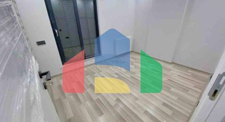 Нова комплексна будівля в центрі міста Анталії