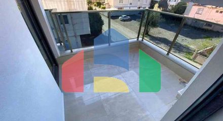 Нова комплексна будівля в центрі міста Анталії