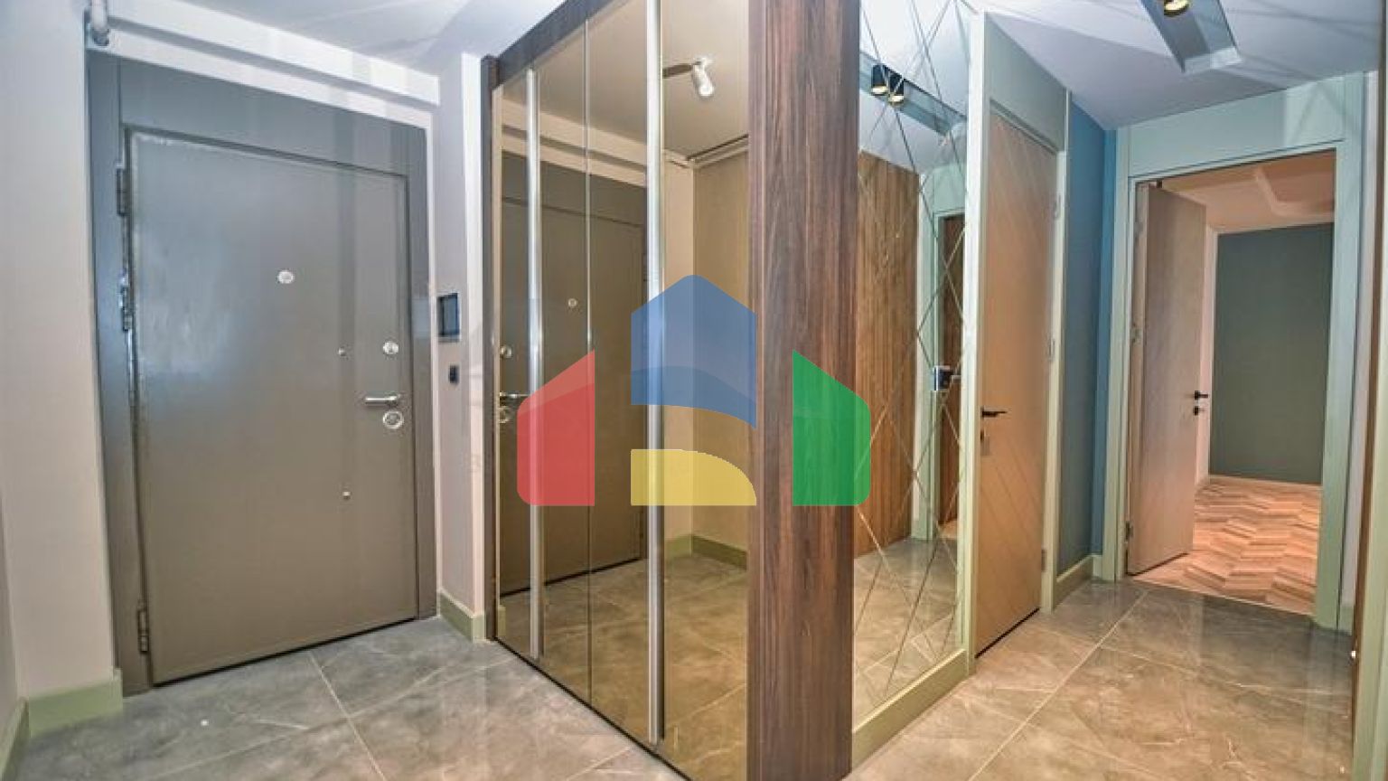 Квартира планування 2 + 1 в центрі міста Анталія