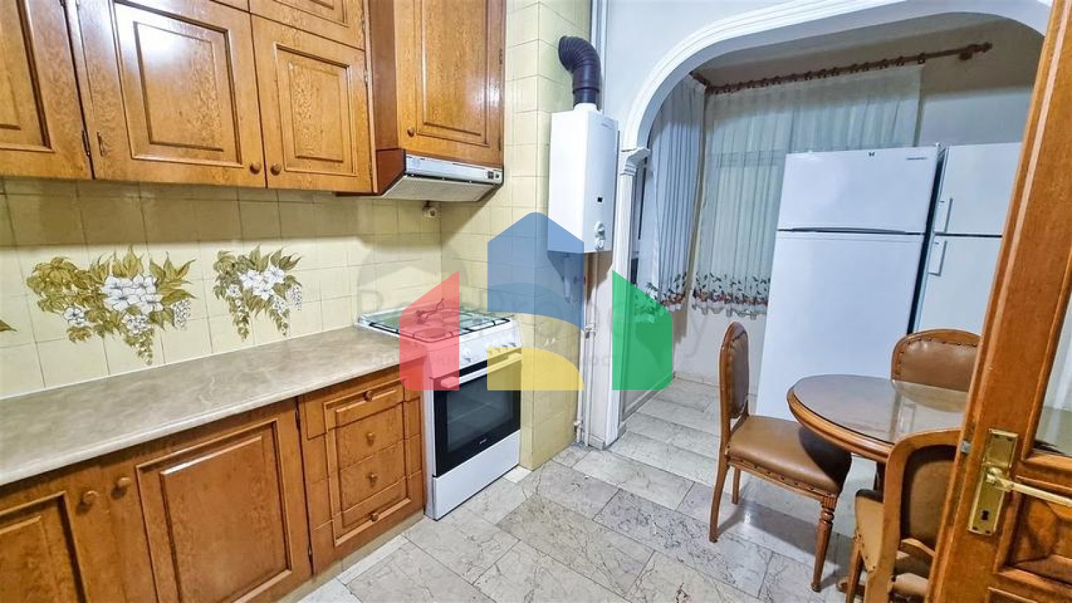 Квартира планировки 3+1 в центре города Анталия